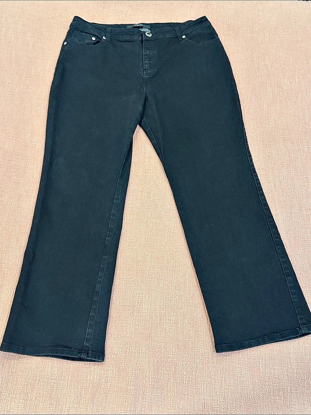 Simon Chang size 14 wm’s bootcut Leg Jeans in Black W34L28.5 rise 10.75”